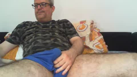eyes12 online show from August 6, 11:42 am