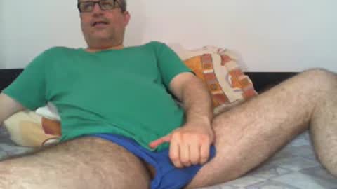 eyes12 online show from August 12, 11:45 am