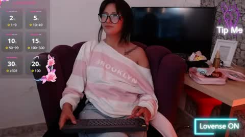 eyes moon online show from August 4, 4:37 pm