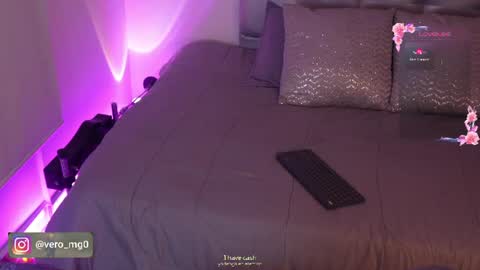 eyrarosee online show from July 22, 1:52 am