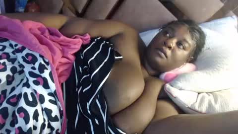 eyshaexotii online show from August 10, 10:00 pm