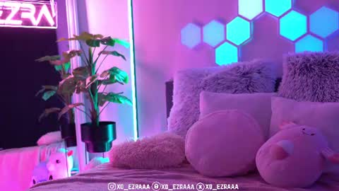 Ezra online show from July 21, 9:50 pm