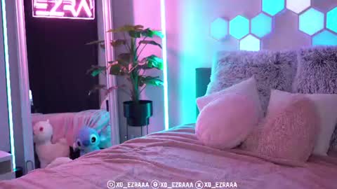 Ezra online show from August 1, 9:43 pm