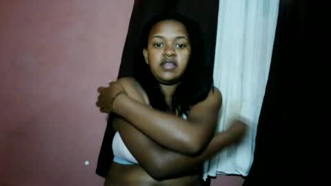 ezrah0123 online show from August 14, 3:04 pm