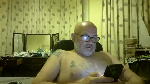 f1zzeek online show from June 28, 11:52 pm