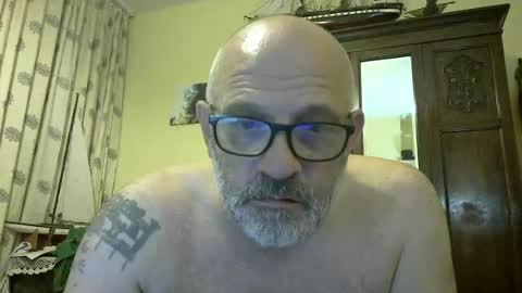 f1zzeek online show from August 8, 9:26 pm