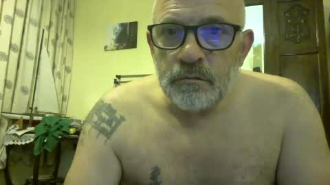f1zzeek online show from August 8, 11:38 pm