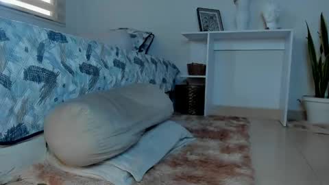 -   online show from May 20, 9:49 pm