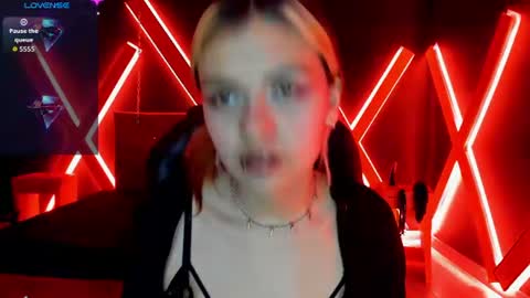 fabzy online show from August 14, 4:32 pm
