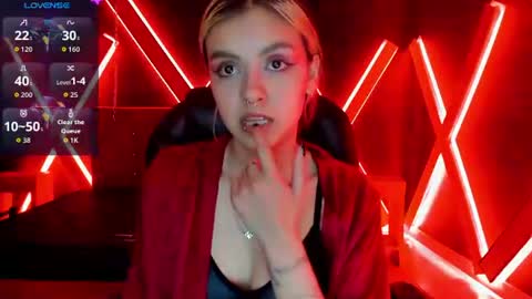 fabzy online show from August 15, 3:38 pm