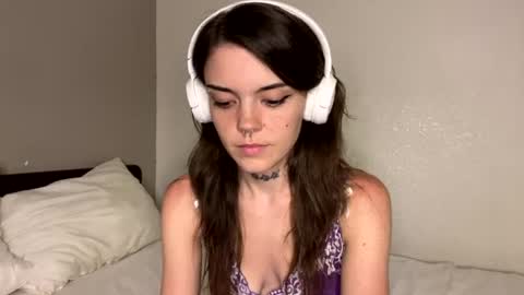 faerienugs online show from July 14, 11:16 pm