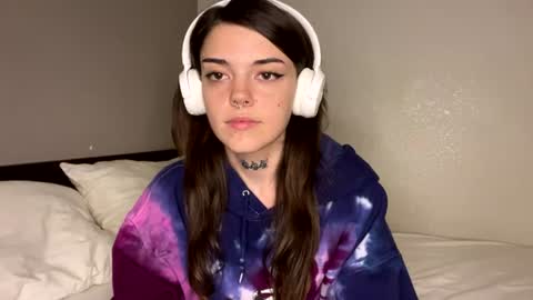 faerienugs online show from July 16, 9:48 pm