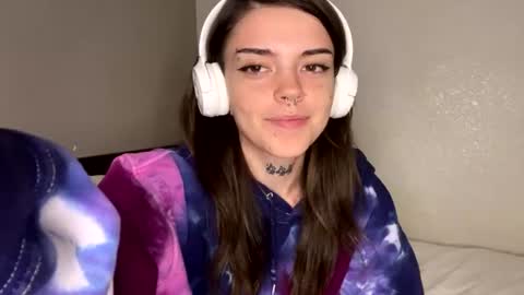 faerienugs online show from July 16, 10:53 pm