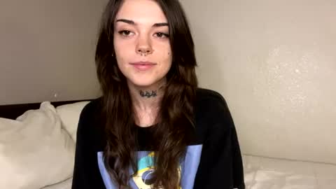 faerienugs online show from August 3, 11:23 pm