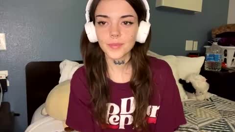 faerienugs online show from August 6, 3:16 am