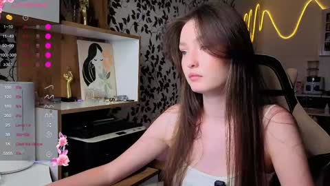 lina online show from June 4, 4:33 pm