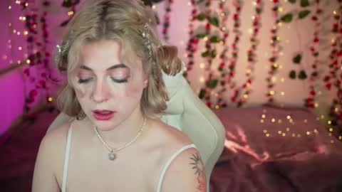 Vi  online show from March 19, 6:22 pm