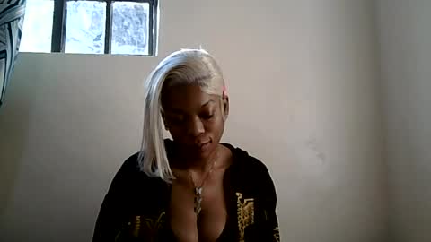 faizah_ online show from August 10, 2:07 pm