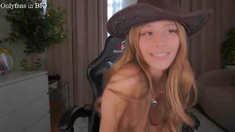 Kaori online show from August 9, 4:02 am