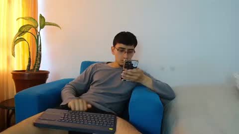 FallGays online show from August 6, 3:33 pm