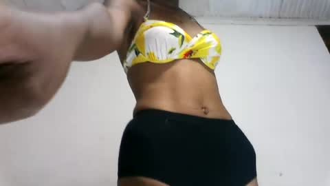 fallinah01 online show from August 11, 11:56 am