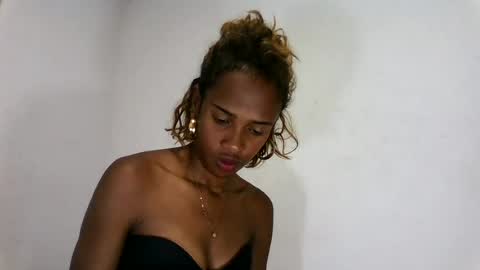 fallinah01 online show from August 12, 9:55 am