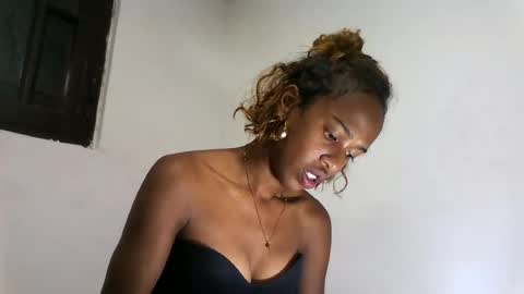 fallinah01 online show from August 13, 3:42 am