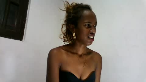 fallinah01 online show from August 13, 6:27 am