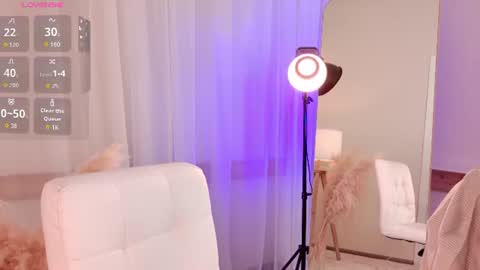 fancyamelia online show from August 10, 9:33 am