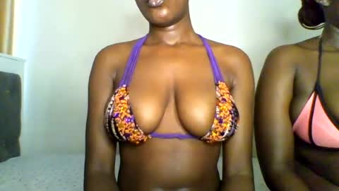 fancyfingers_ online show from July 11, 9:04 am