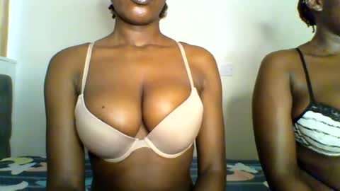 fancyfingers_ online show from August 12, 6:38 am