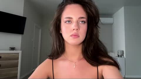Mia online show from August 2, 11:39 am