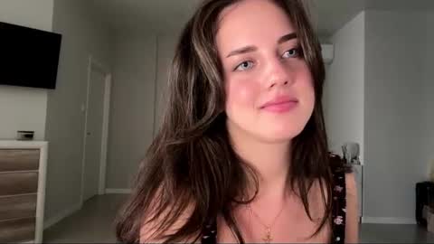Mia online show from August 9, 3:24 pm