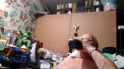 fatfreddythecat online show from July 12, 5:47 am