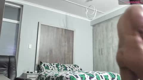 fatherfly001 online show from August 4, 10:51 pm