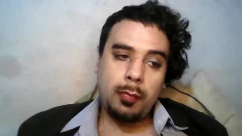 Faux Feitico online show from April 25, 9:32 pm