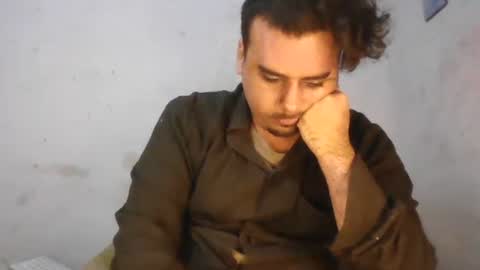 Faux Feitico online show from May 12, 9:37 pm