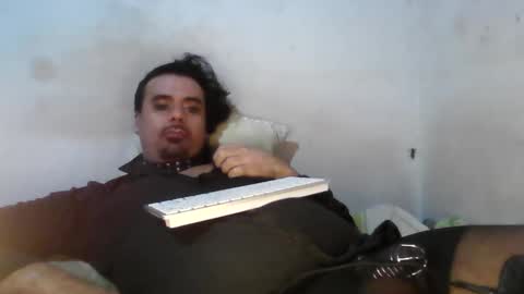 Faux Feitico VSW online show from April 5, 1:46 am