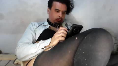 Faux Feitico VSW online show from April 9, 9:19 pm