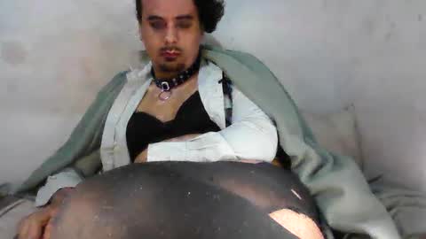 Faux Feitico VSW online show from April 10, 6:58 pm