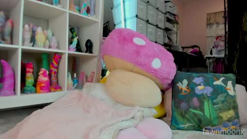 fawnmoonx online show from May 5, 4:58 am