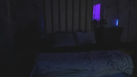 Luna and Leoh online show from July 24, 2:03 am