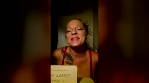 featheredprincess online show from August 16, 4:05 am