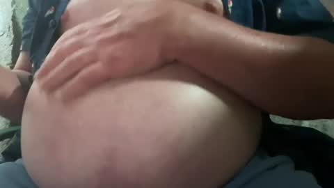 feedmyhugebelly online show from August 16, 8:13 pm