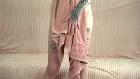 feisty_raven online show from August 7, 3:56 pm