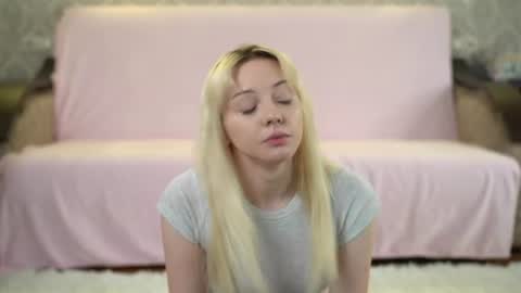 feisty_raven online show from August 12, 1:46 pm