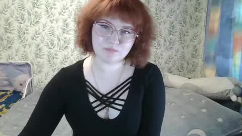felicity_play online show from April 17, 7:04 am