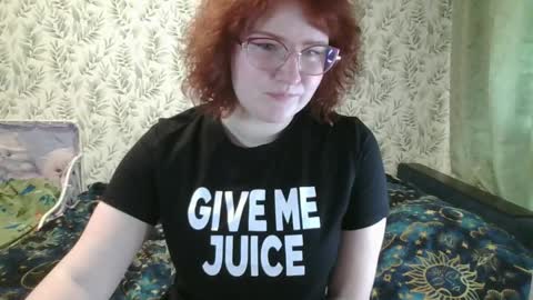 felicity_play online show from May 4, 8:19 am