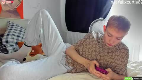 felixcurt online show from August 5, 9:07 am