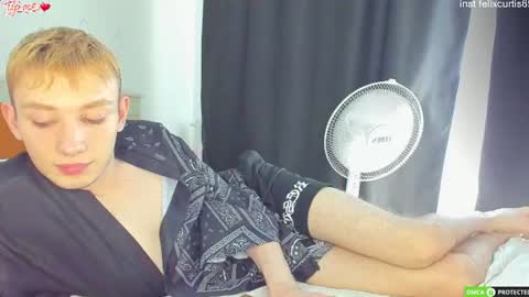 felixcurt online show from August 11, 9:33 am